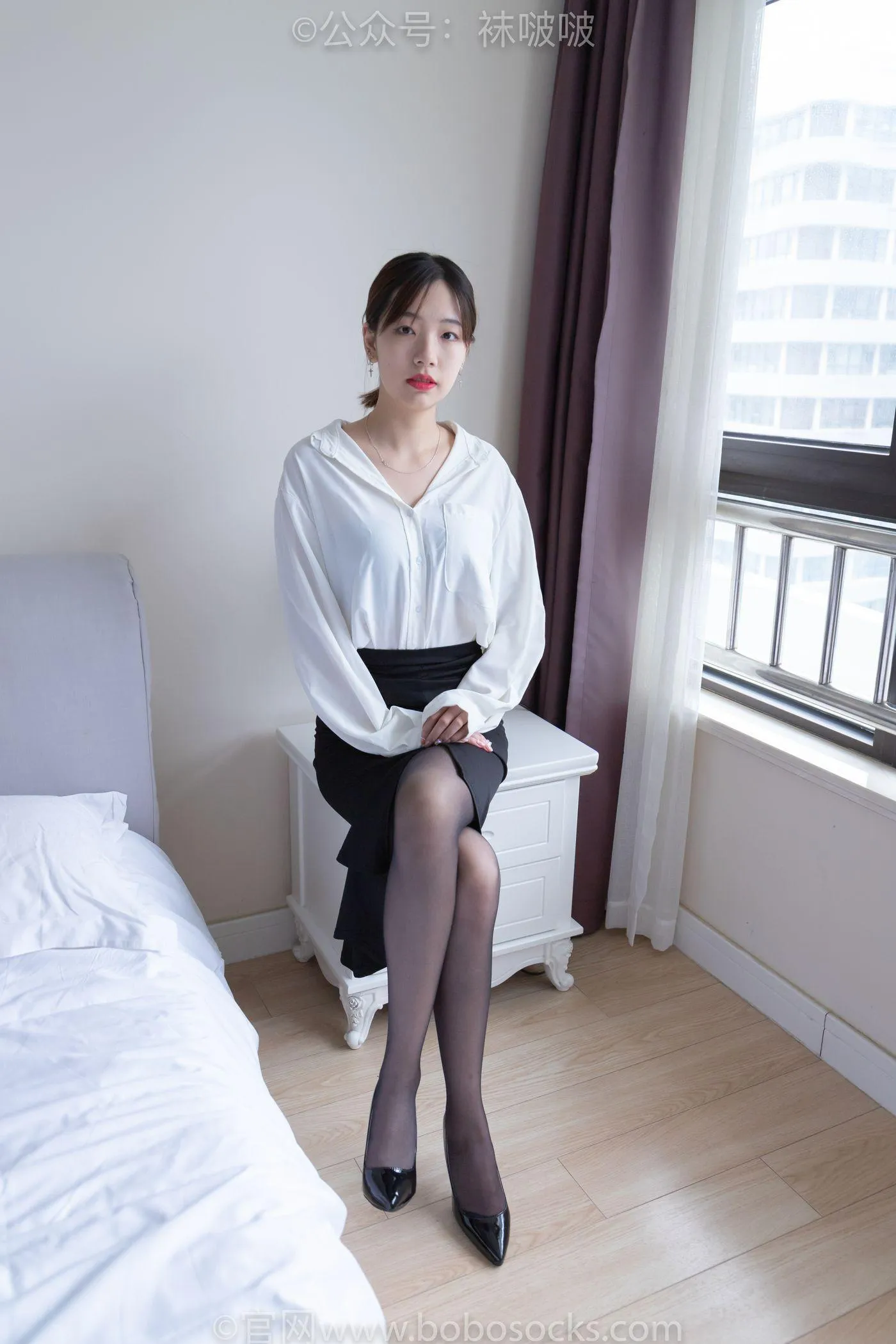 [BoBoSocks袜啵啵]NO.017 小甜豆-OL制服、高跟鞋、黑丝 [131P]插图4
